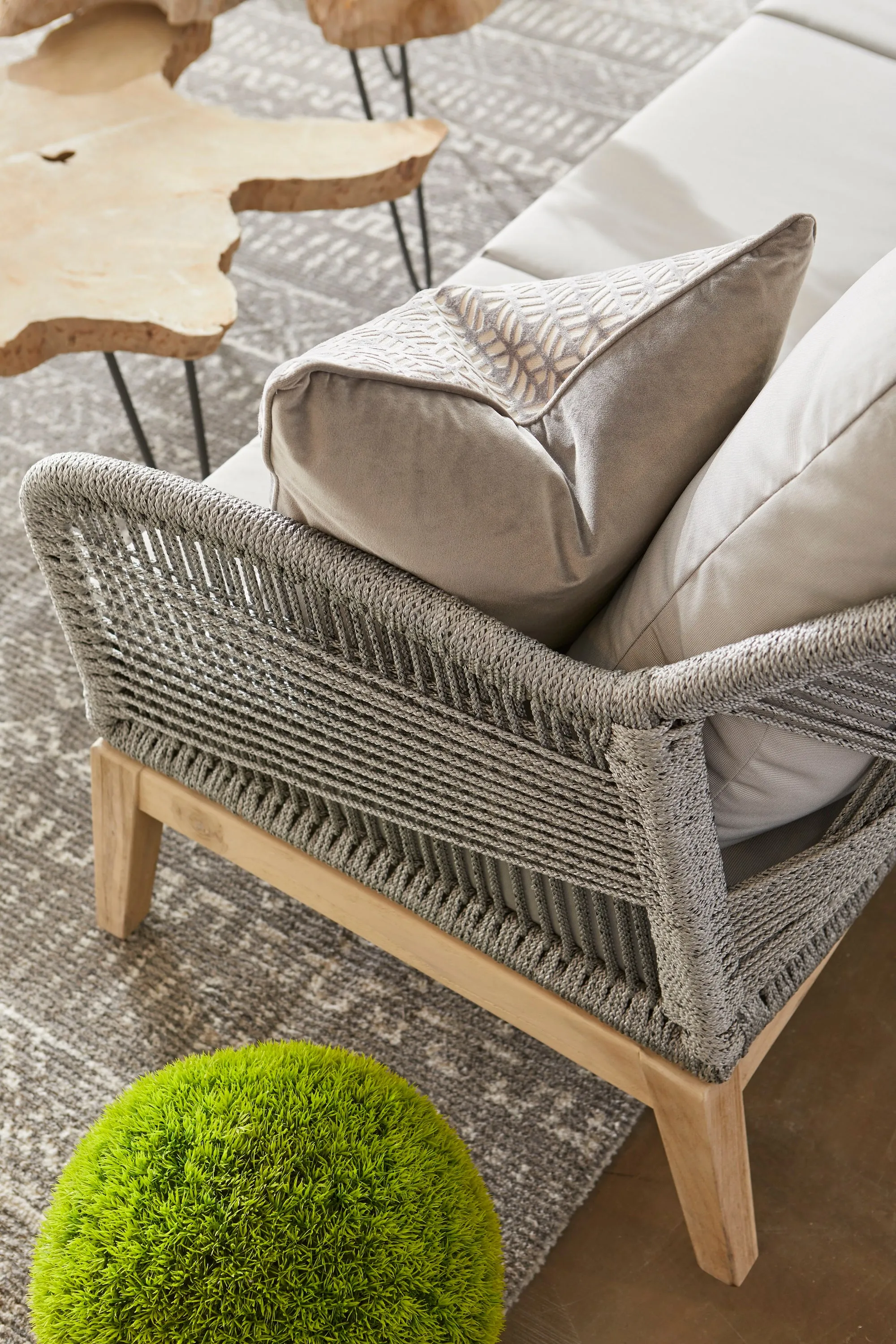 London Indoor / Outdoor Sofa